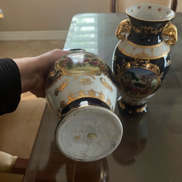 Vase - Picture 4 of 5